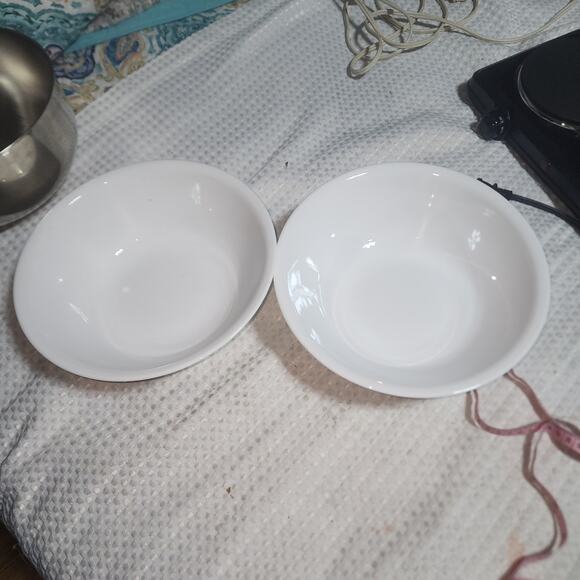 CORELLE EUC SET OF 2 LARGE 10.5" SERVING VEGETABLE BOWLS WHITE 2 qt - Picture 1 of 5